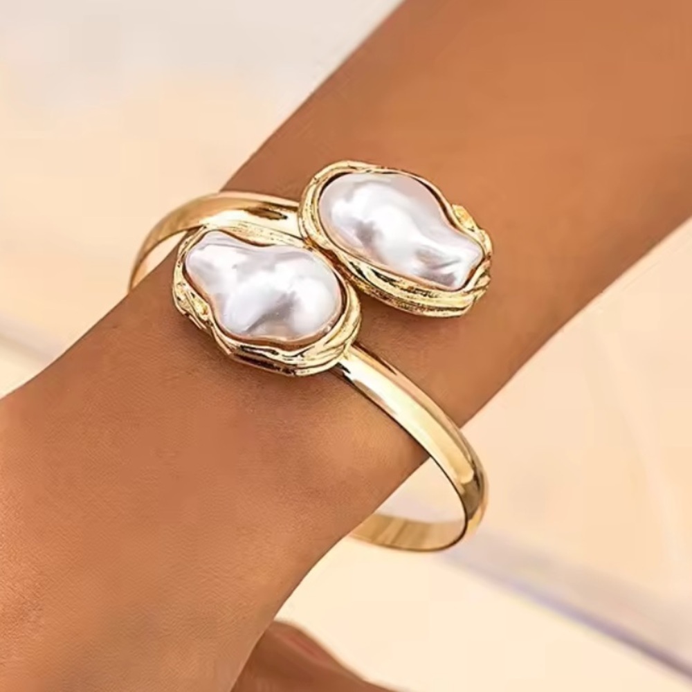 color Gold and Pearl Cuff Bracelet adjustable